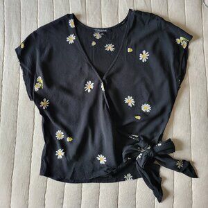 Madewell sash-tie wrap top in lazy daisies